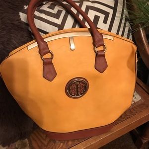 FASHION HANDBAG 👜 BEAUTIFUL FOR THE SUMMER